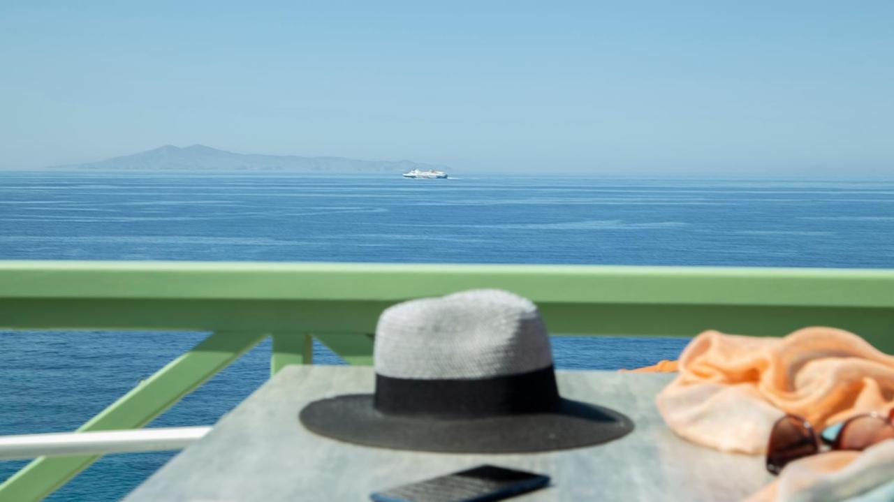 Corali Suites Andros Batsíon Exterior foto